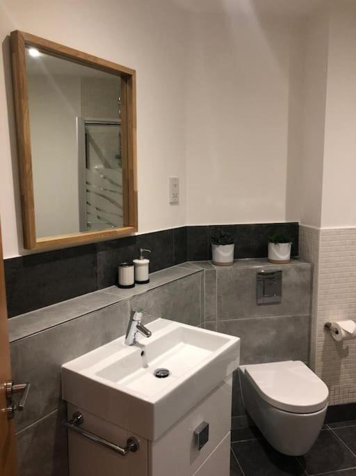 Stunning Apartment In Leeds- Financial District ليدز المظهر الخارجي الصورة
