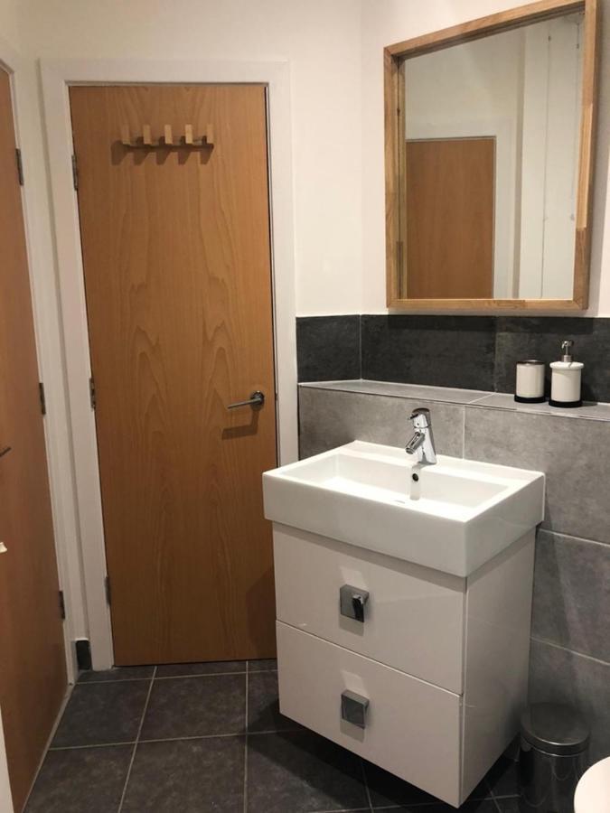 Stunning Apartment In Leeds- Financial District ليدز المظهر الخارجي الصورة
